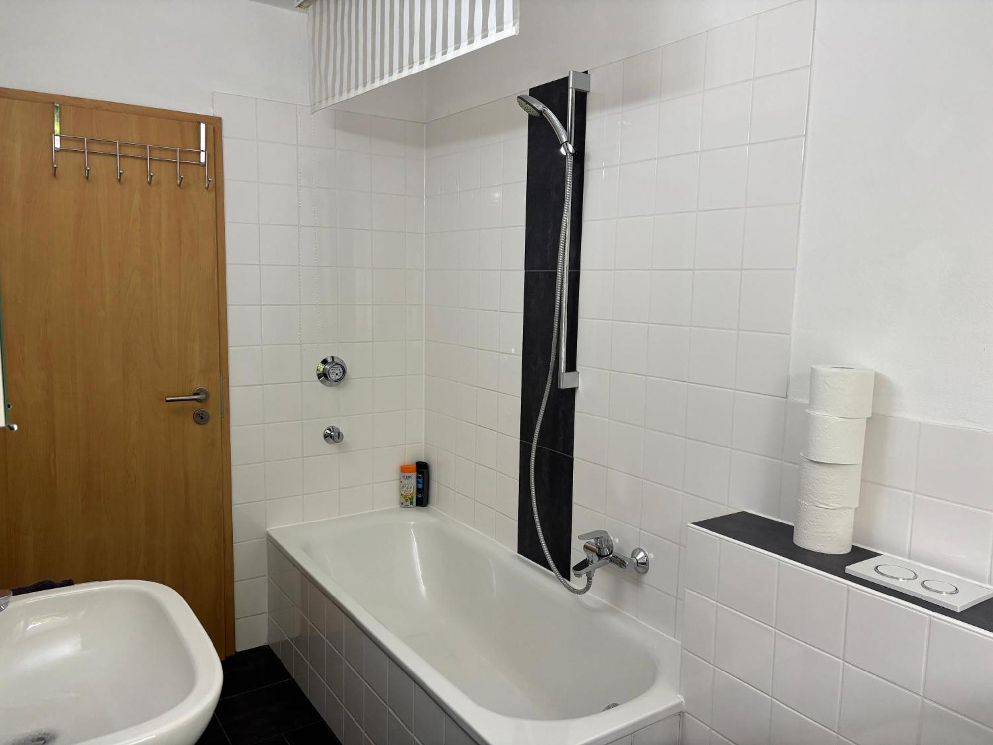 Cityloft Kassel 2 - Zentrale Unterkunft - Balkon - Netflix - Parkplatz Ngoại thất bức ảnh